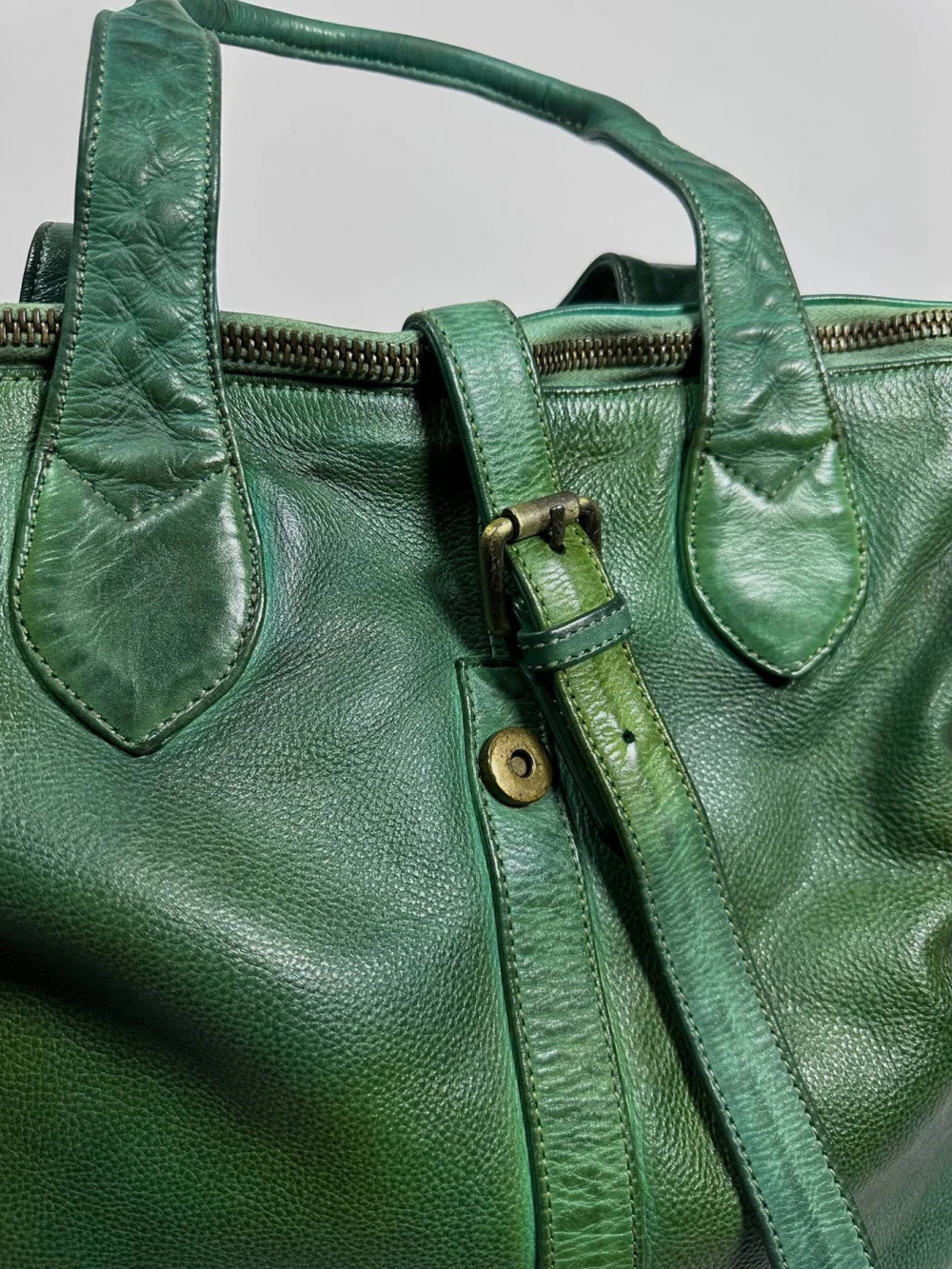Женская премиальная изумрудно-зеленая сумка из натуральной кожи "Венеция"
