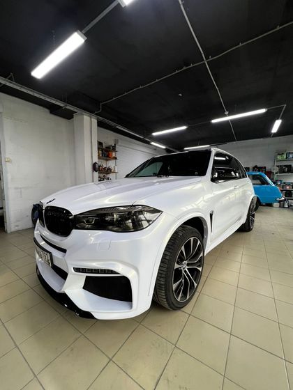 Пленка перламутровая белая с золотым напылением (глянцевая) Pearl White to Gold Carbins