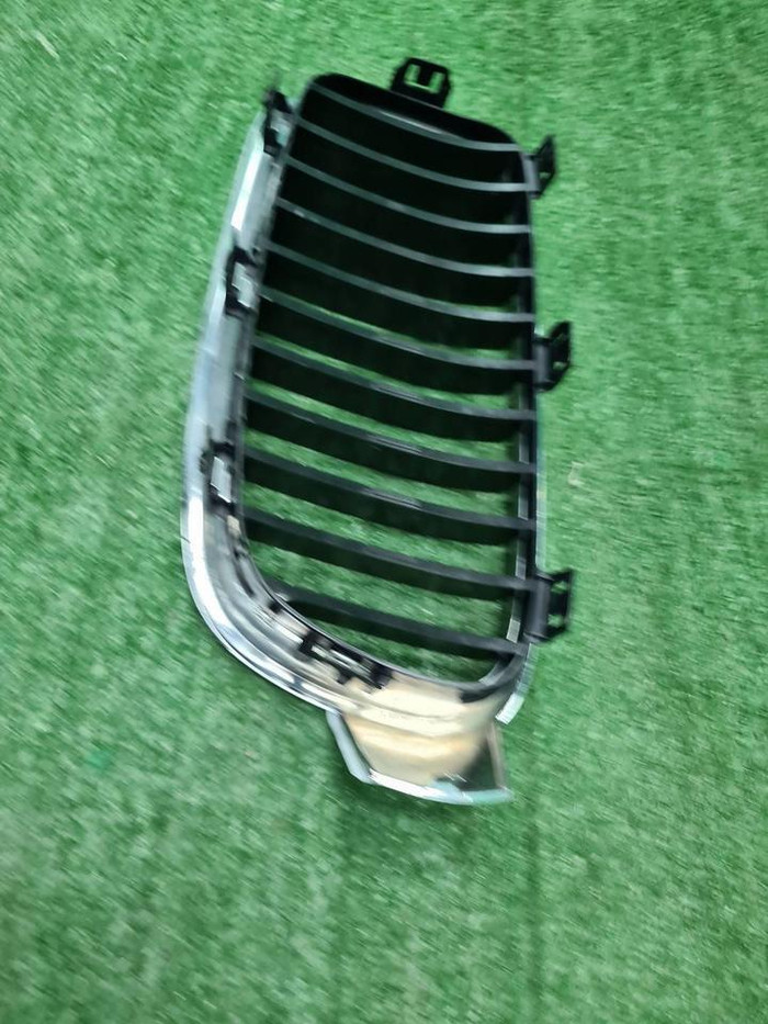 Решетка радиатора правая BMW 3er F30 (2011-2020)