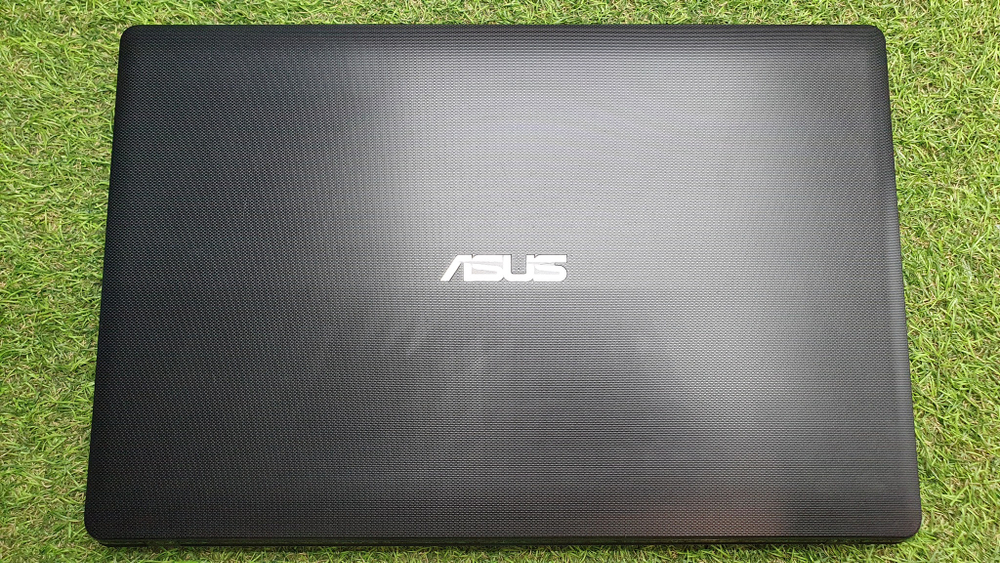 Ноутбук ASUS Pentium/4 Gb/710M 1 ГБ