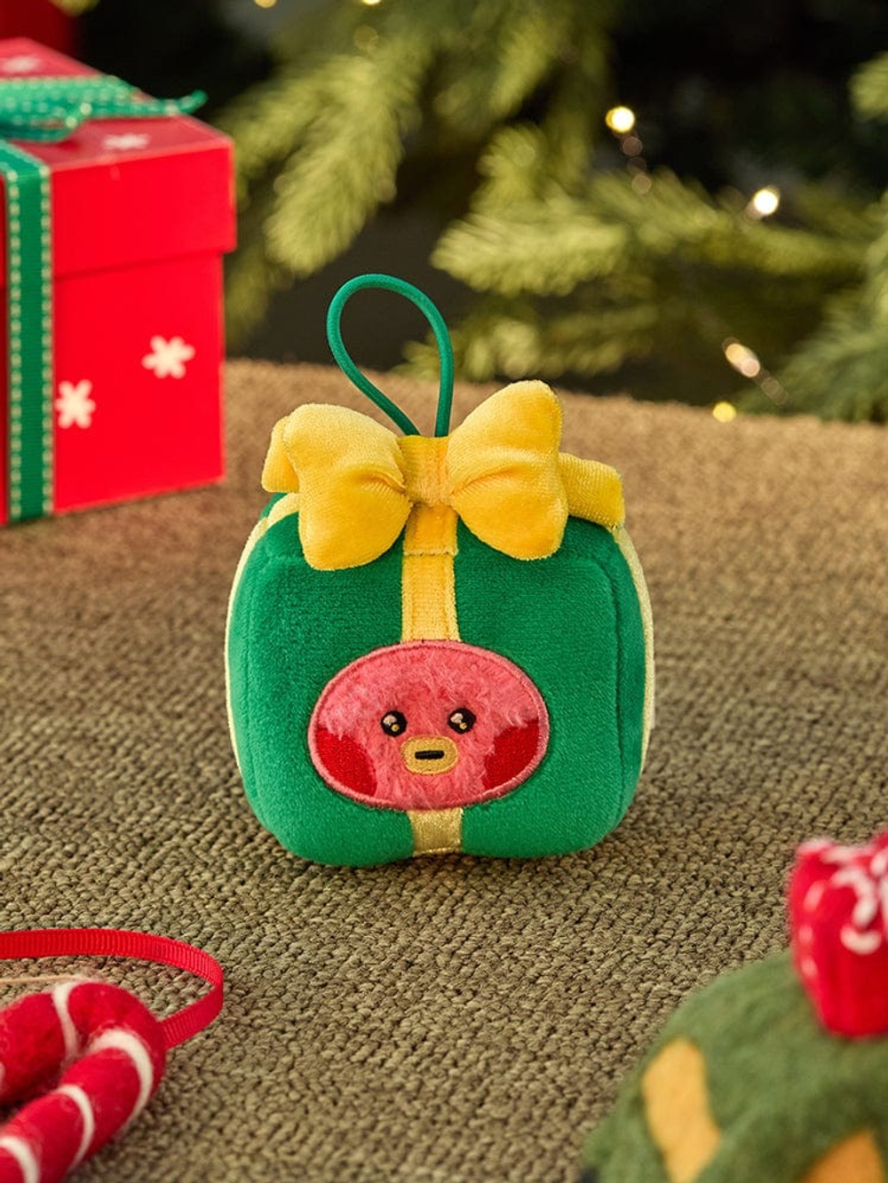 Брелок BT21 - TATA mini minini ORNAMENT PLUSH KEYRING PETITE HOLIDAY