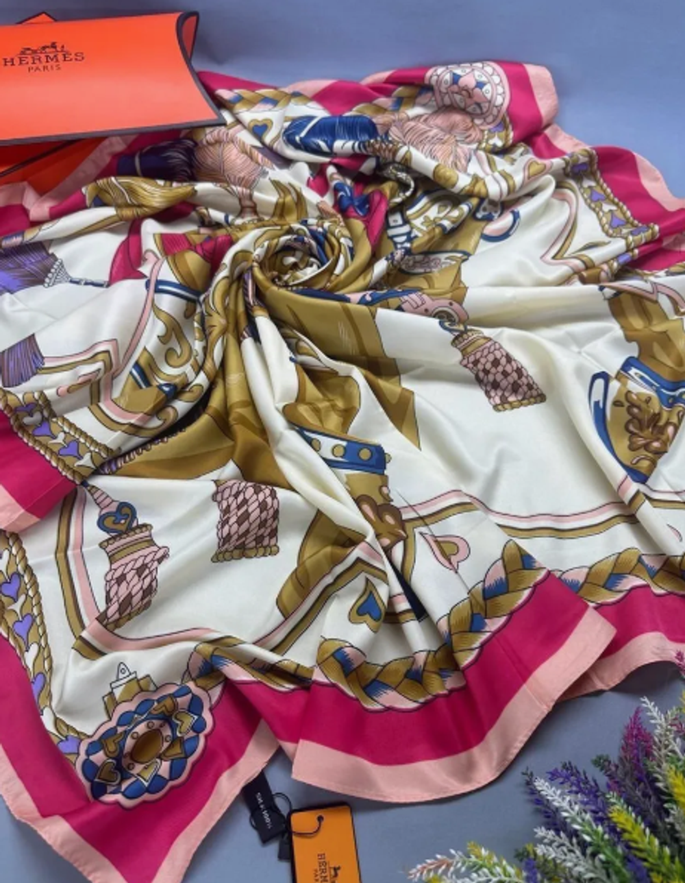 Щёлковый платок HERMES