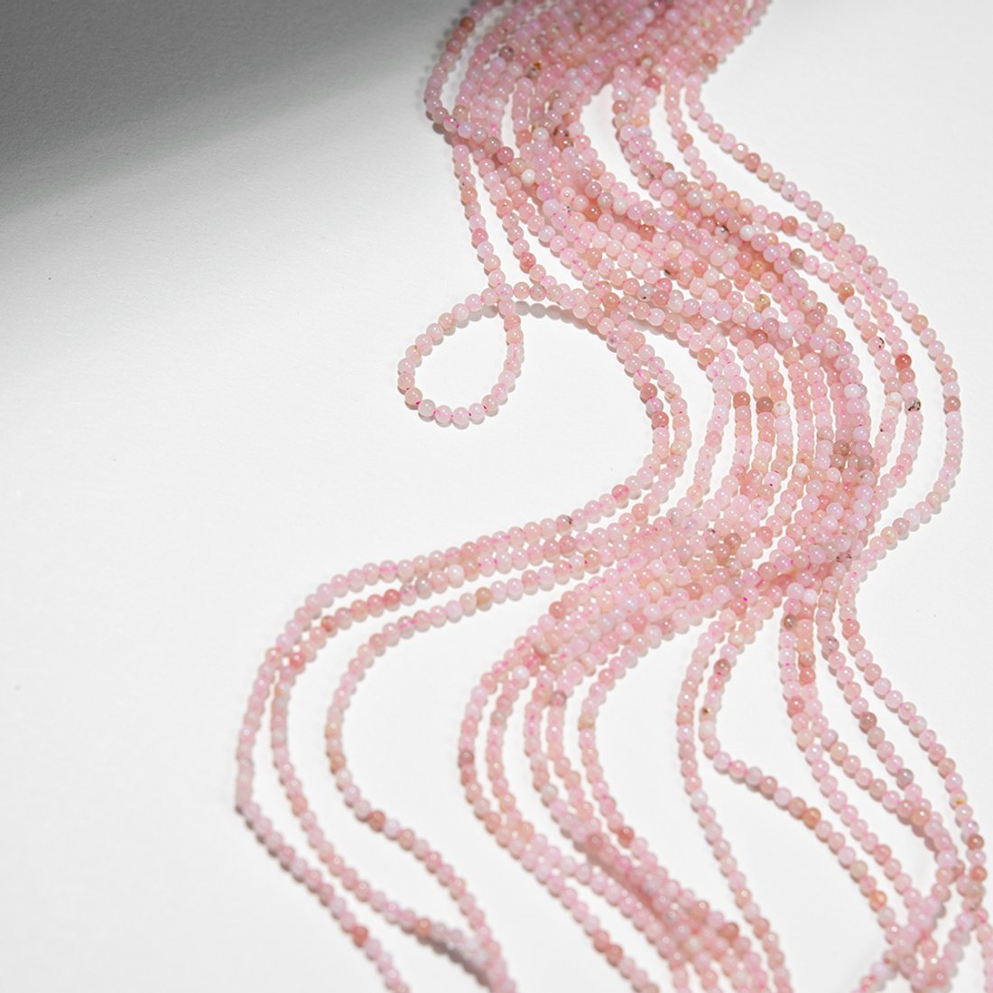 Опал розовый натуральный, шар, 2мм