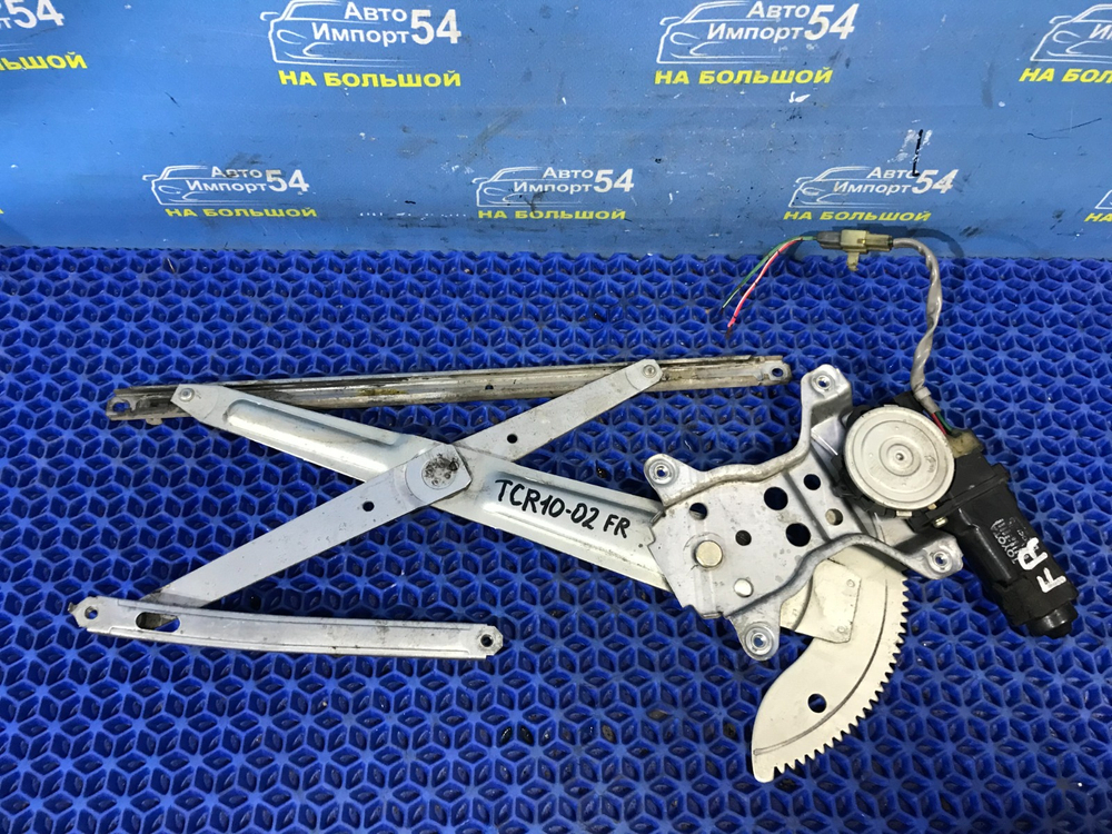 Стеклоподъемник передний правый TOYOTA ESTIMA 1999