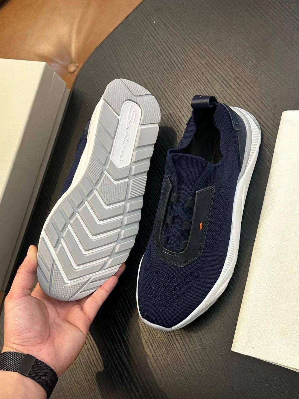 Кроссовки Santoni
