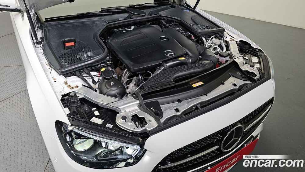 Mercedes-Benz E-Class W213 E350 4MATIC AMG Line (02.2021)