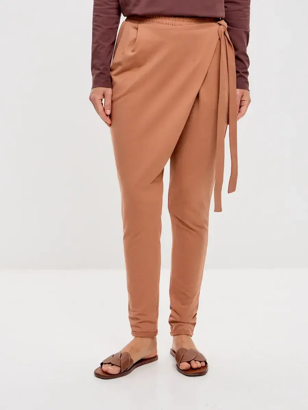 Штаны оверсайз на завязках с запахом большие размеры песочный