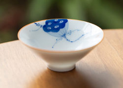 312108.5  Пиала ТАНСКИЙ КОНУС "Бутон лотоса" РУЧНАЯ РОСПИСЬ, форма Конус, 50мл, фарфор