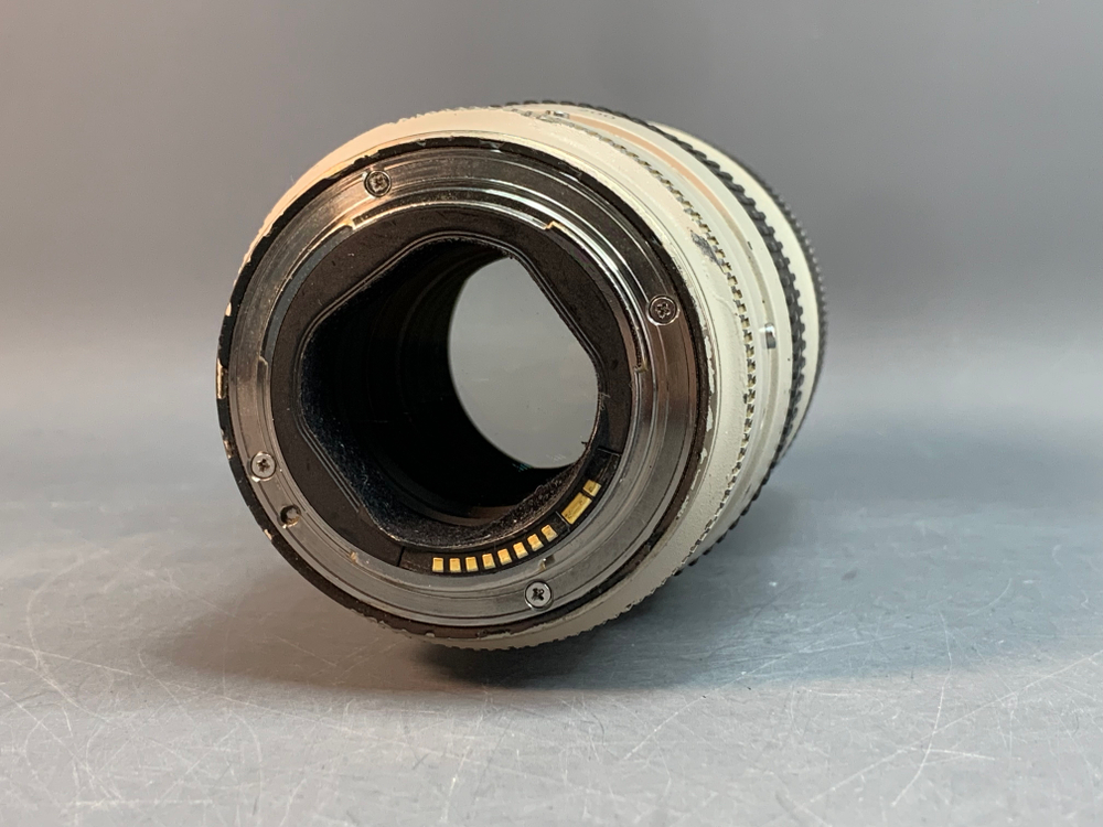 Canon 70-200mm f/2.8 L IS II USM небольшие царапки