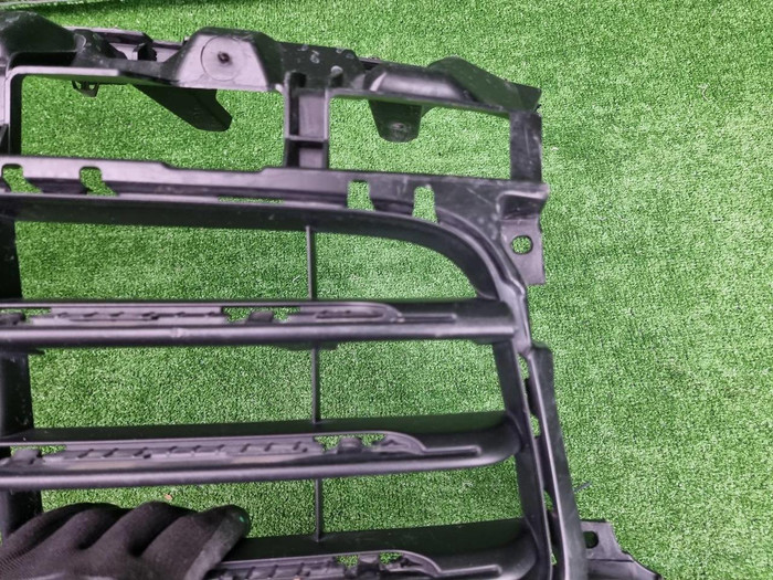 Решетка переднего бампера Porsche Cayenne 3 17-23