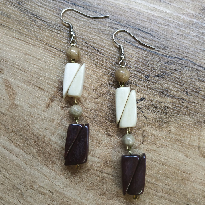 Серьги Клинышки, дерево, цвет молочный, вишневый