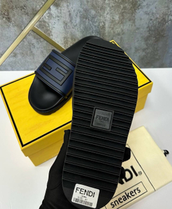 Шлепанцы Fendi