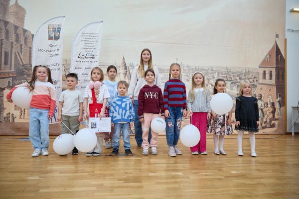 Дом, искусство и семья — так расту сегодня я! Дом, искусство и семья — так расту сегодня я!