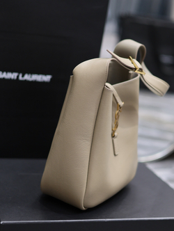 Saint Laurent Small Le 5 A 7 23 cm