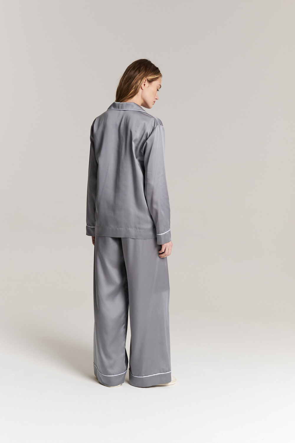 Брюки из тенселя с кантом стальные