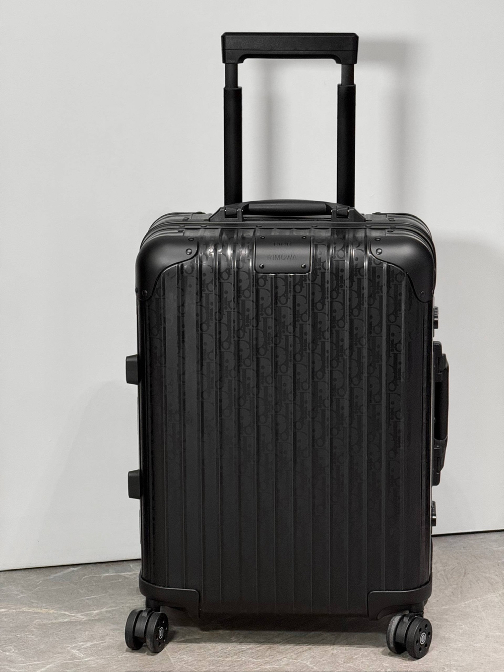 Дорожный чемодан Rimowa