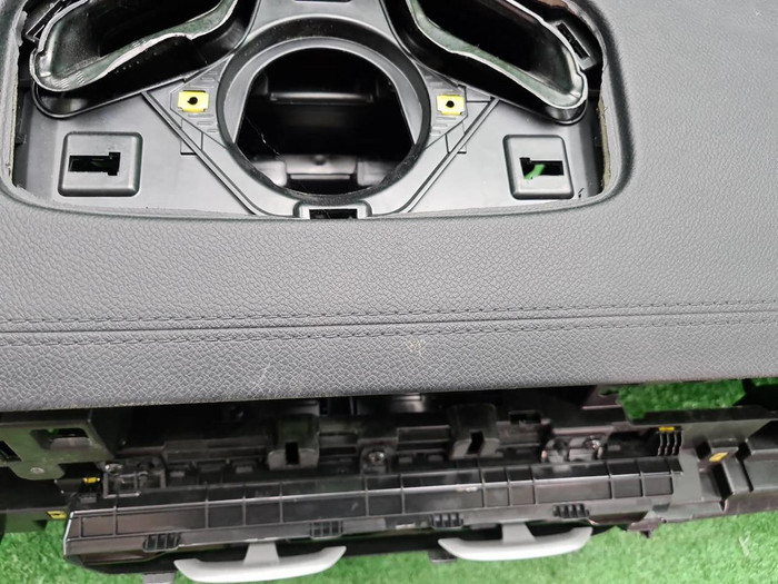 Торпедо Geely Monjaro (2021-н.в.)