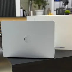 Б/У Ноутбук MacBook Air 13 M5 16/512Gb Sky Blue 100% 13 циклов (MG67V2XC76)