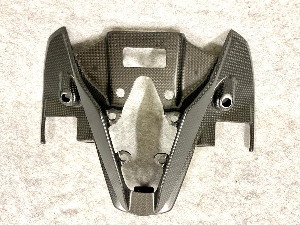 FullSix Карбоновая накладка фары - внутрення часть Ducati Streetfighter V2 / V4