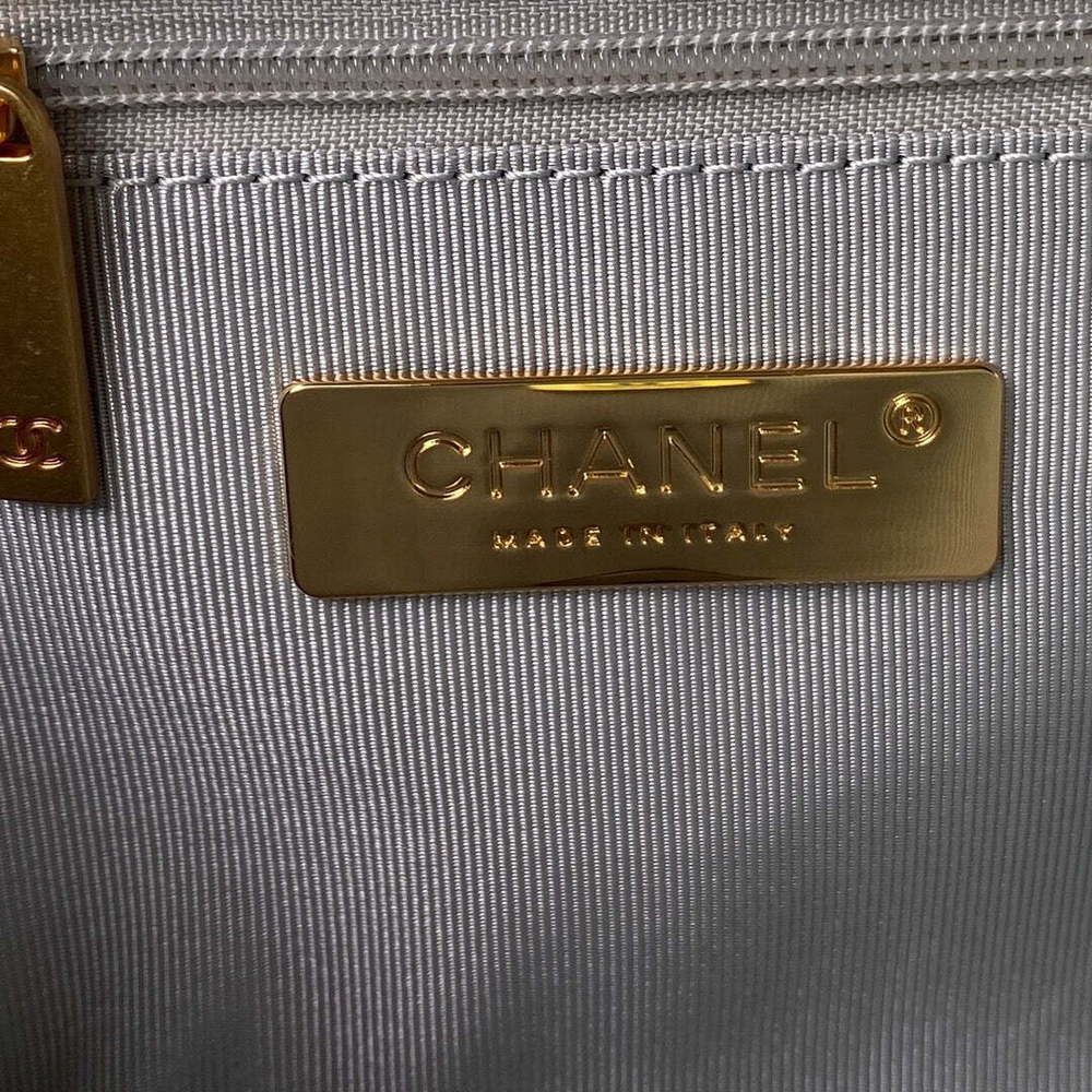 Chanel 19 26 cm