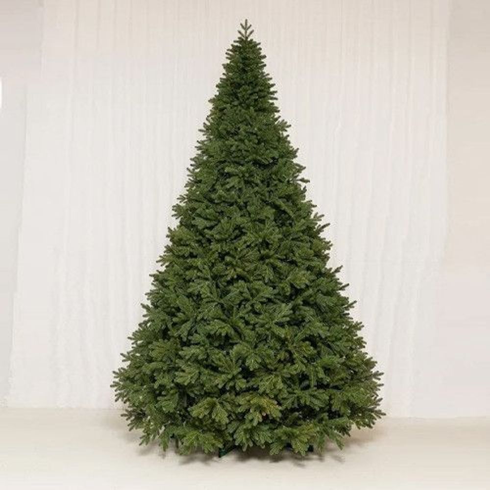 высокая новогодняя елка