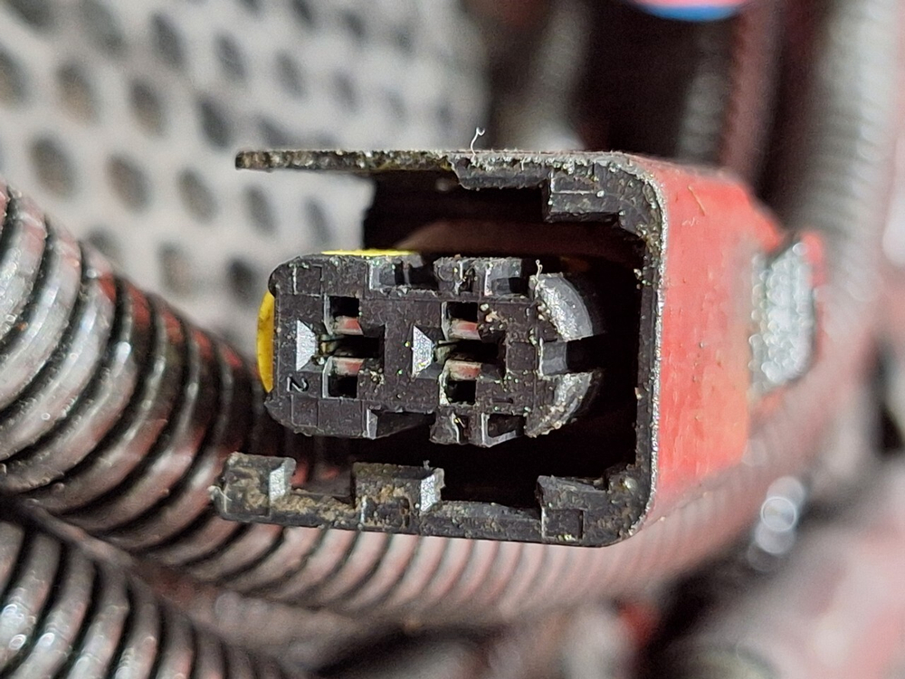 Проводка фары левой