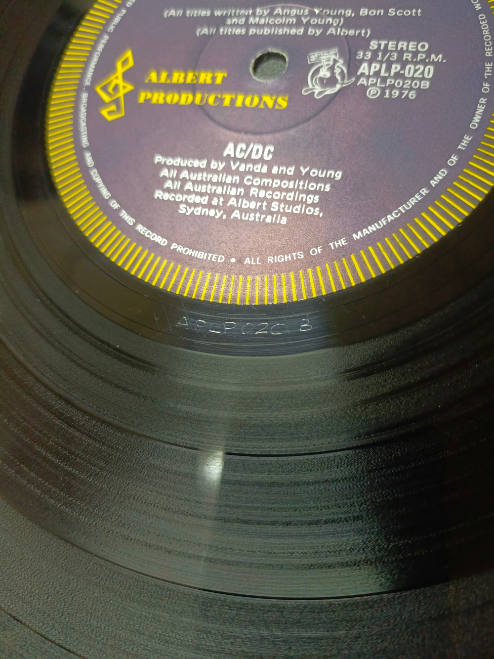AC/DC / Dirty Deeds Done Dirt Cheap (LP)