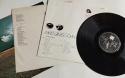 Винтажная виниловая пластинка LP John Lennon Mind Games (Japan 1977) (No Obi) (Booklet)