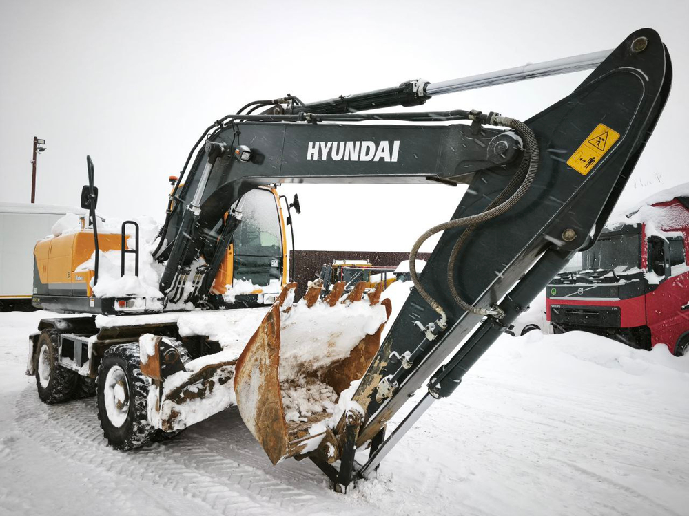 Hyundai R180* Экскаватор колесный R180W-9S (Дизельный, 5,0 л, 118 л.с., АТ)