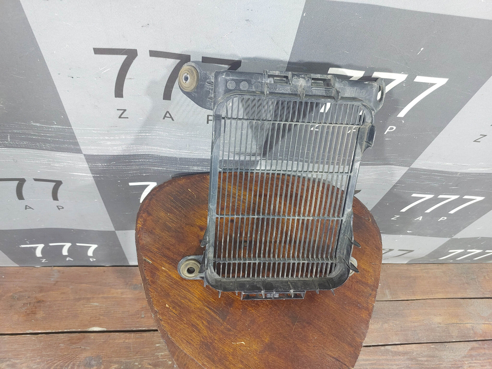 Решетка  доп радиатора BMW 1-Series (F20) Б/У Оригинал 17219452275