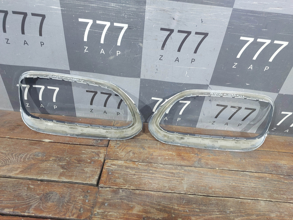 Молдинги решетки радиатора  BMW 5 (G30) аналог БУ 51137383519