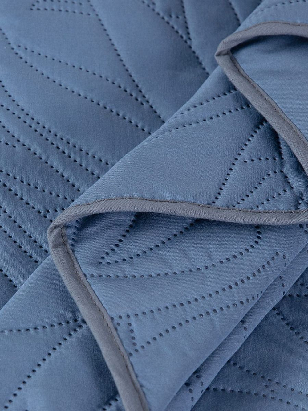 Покрывало на кровать, стеганое, поплин с размерами 215х220