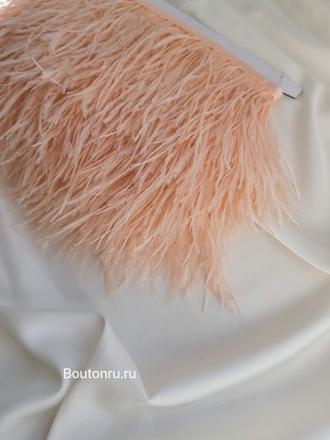 Перо светлый персик