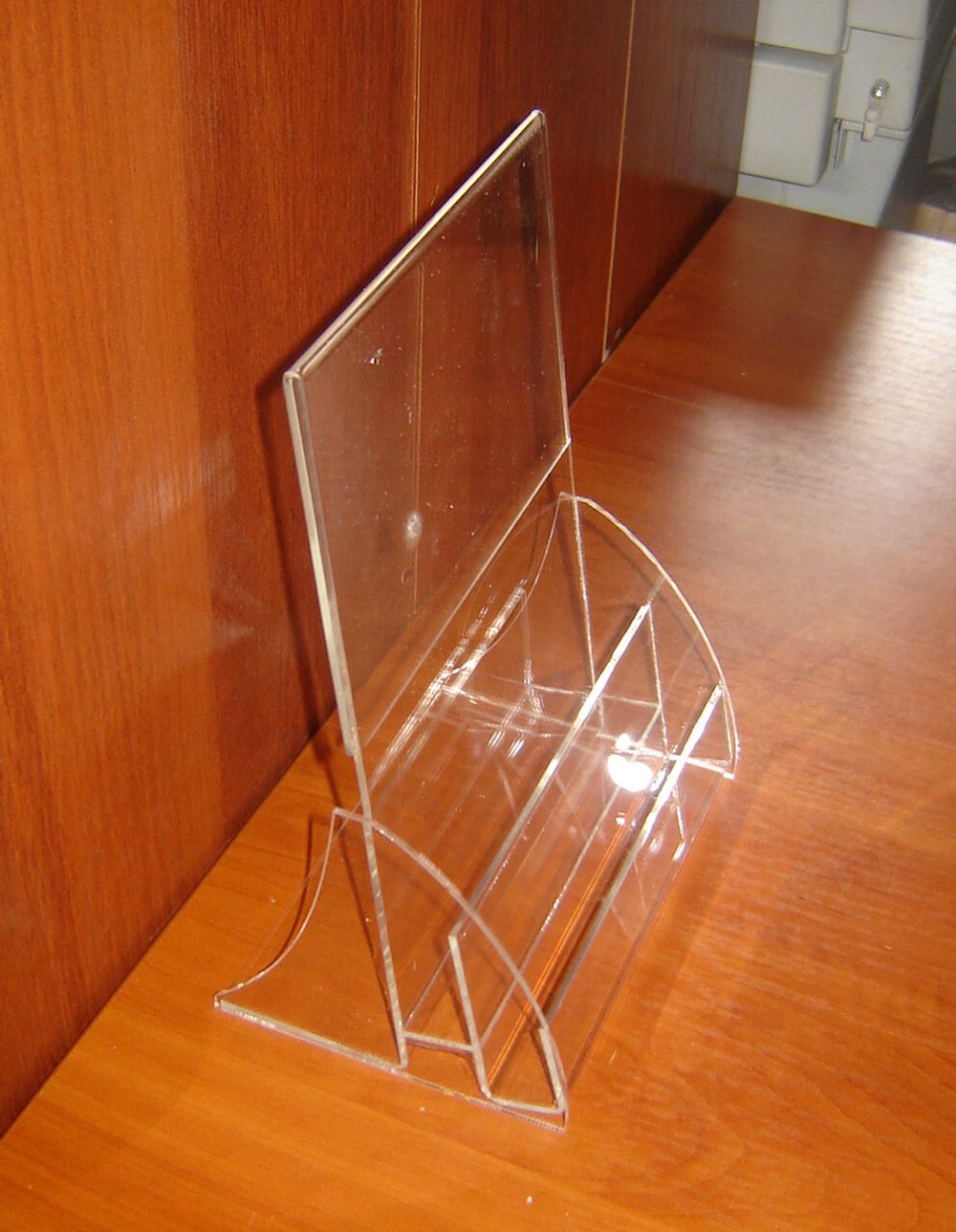 Менюхолдер А5 L-обр вертикальный с 2-мя карманами под визитки или буклеты