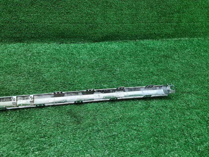 Молдинг заднего бампера Hongqi HS5 (2019-н.в.)