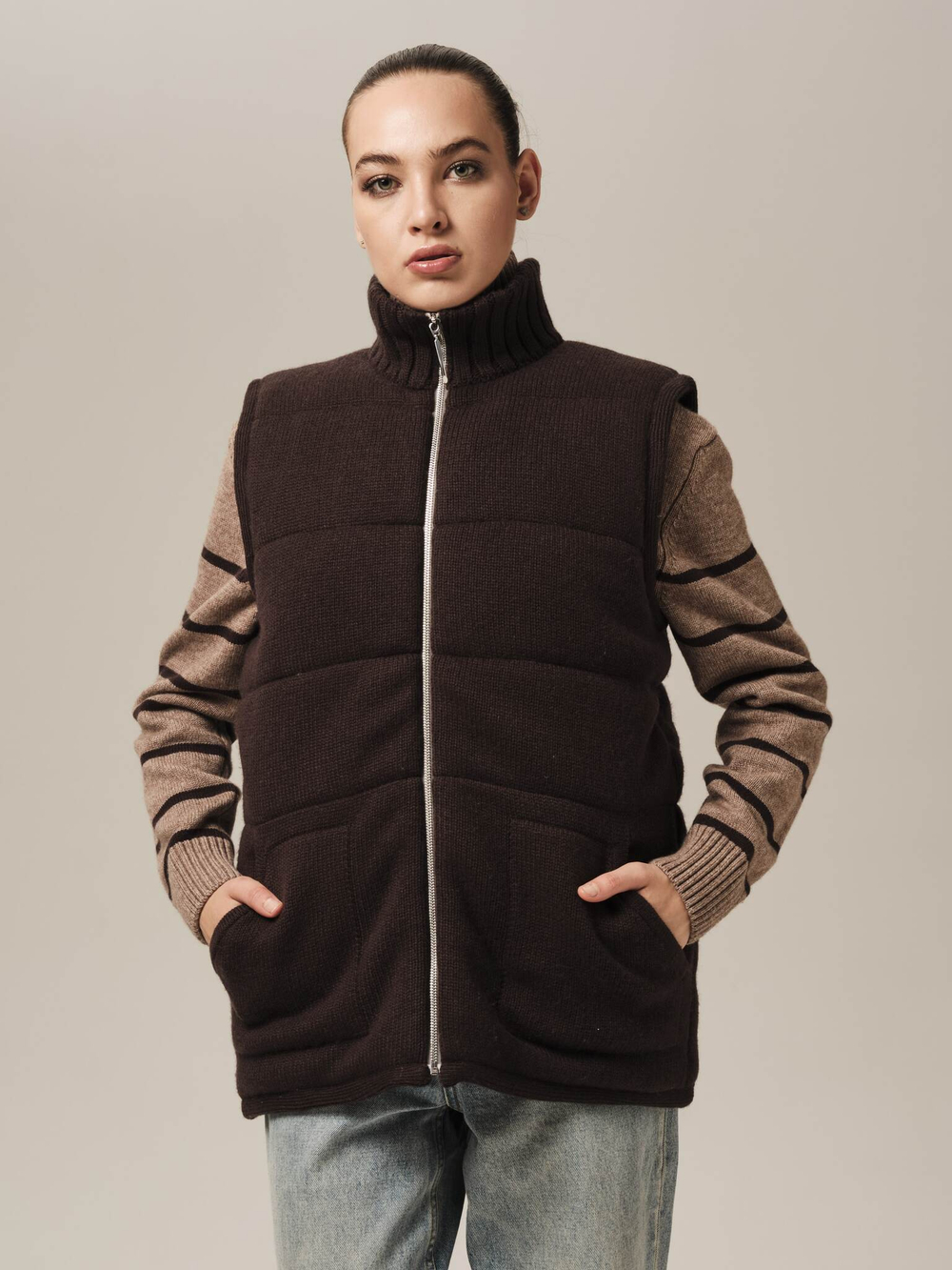 V0442-03 Жилет темно-коричневый dbr