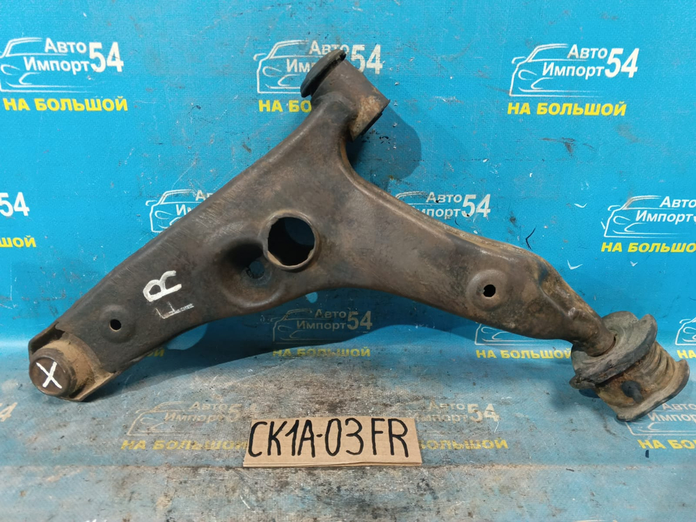 Рычаг передний правый MITSUBISHI LANCER 1998