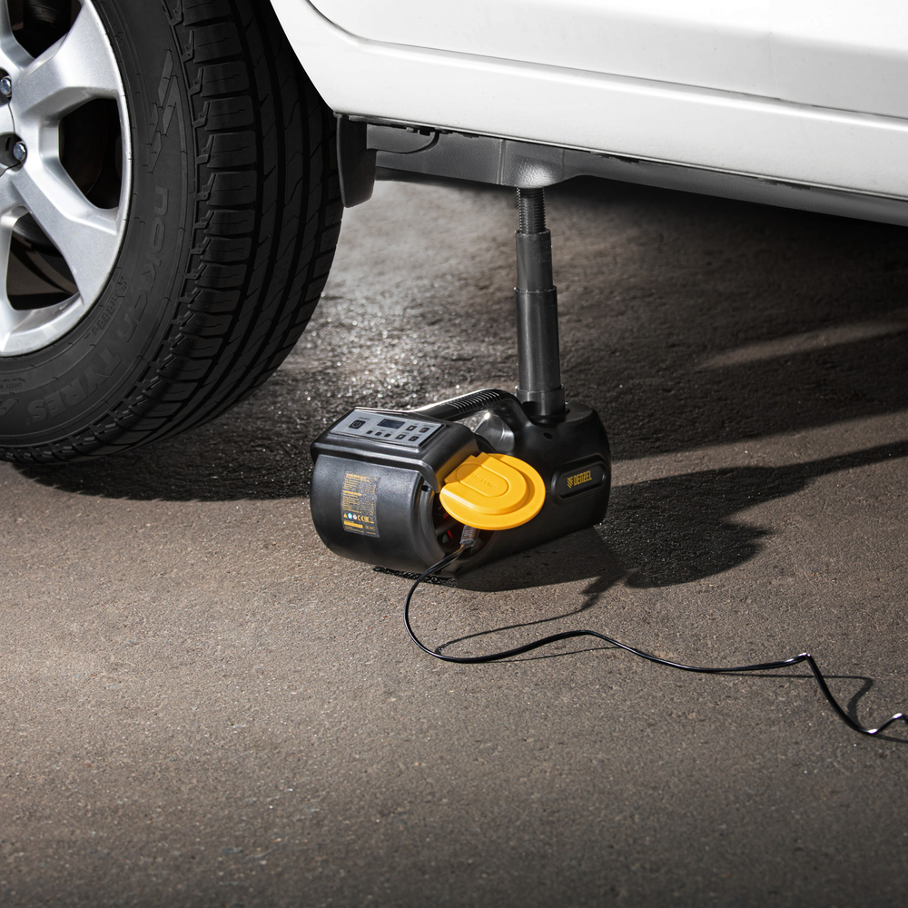 Домкрат электрогидравлический «3 в 1» (1,5 т), 12В, с гайковертом электрическим, в наборе Denzel