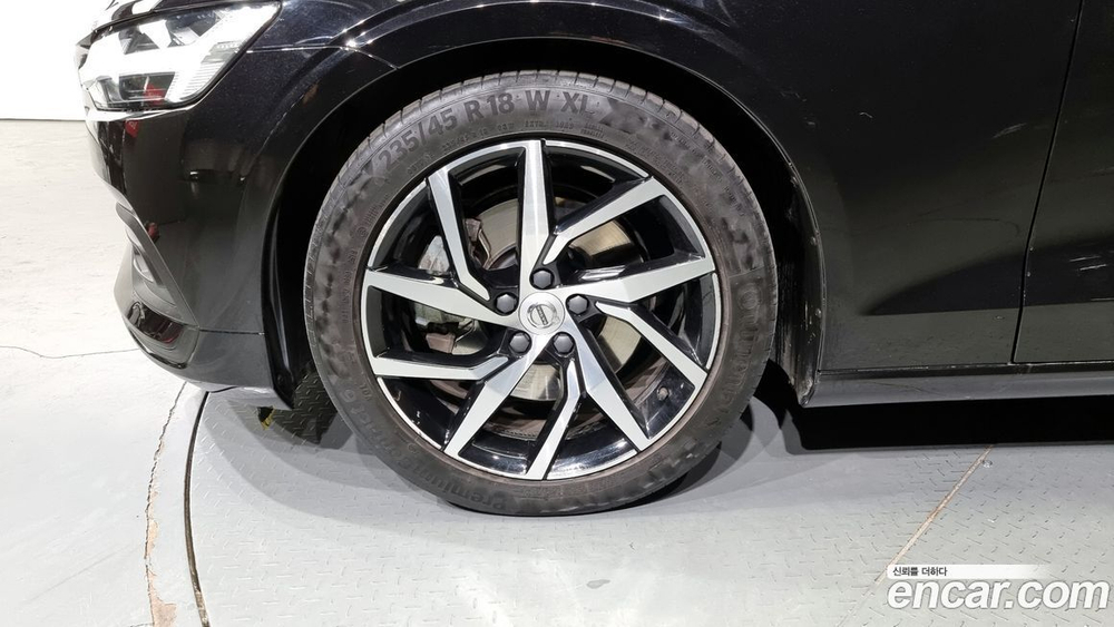 Volvo S60 3 Generation T5 Momentum (07.2020)