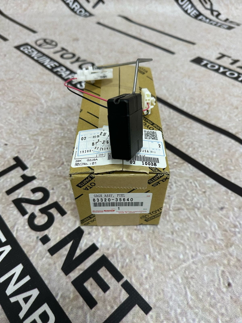 Датчик уровня топлива TOYOTA 8332035640