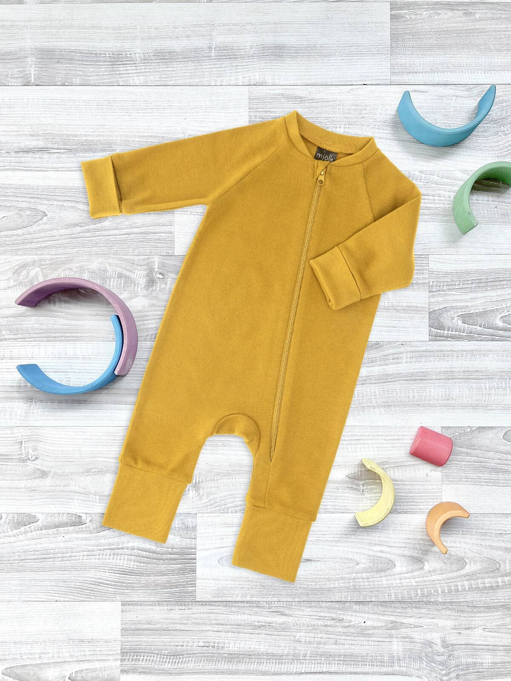 Комбинезон на манжетах Mjölk Sleep and Play Mustard, с рукавом реглан