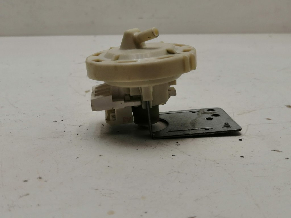 F12A8CDP кт106 Датчик уровня воды для стиральной машины LG F12A8CDP б/у