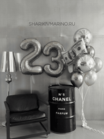 Элегантный праздник 23 февраля: цифры «23» в серебристом сиянии