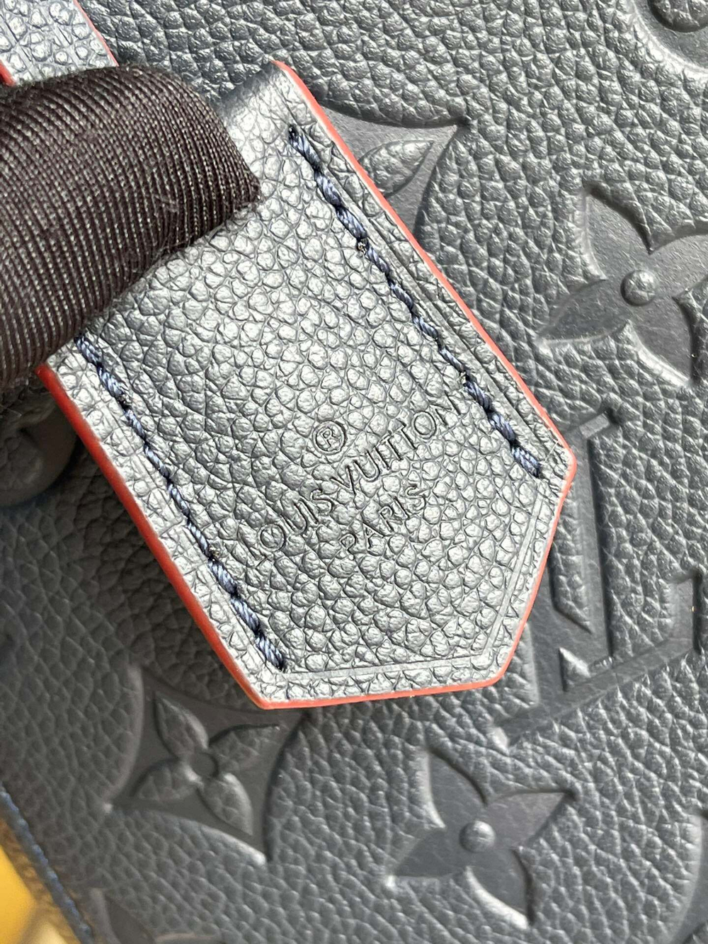 Louis Vuitton Montaigne MM