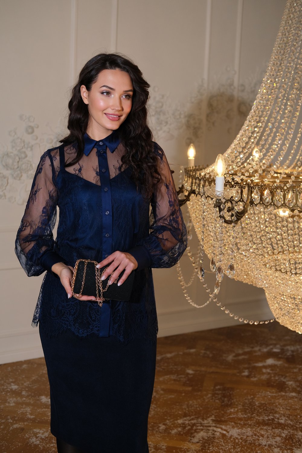 Блуза синяя из кружева