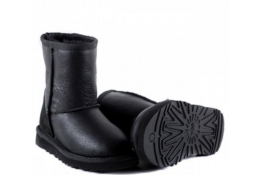 UGG Kids Classic Short Metallic Black