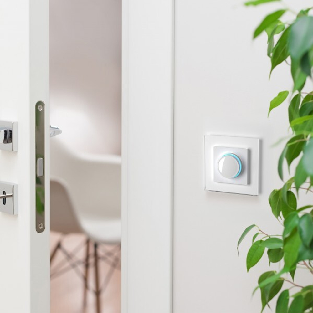 Рамка на 1 пост Favorit (белый,стекло)