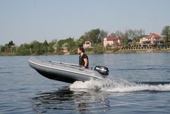 Лодка Мнев и К КАЙМАН N-330 НДНД