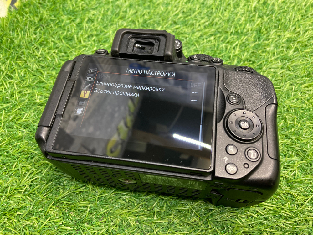 Nikon D5300 kit 18-55mm VR 6.500 кадров