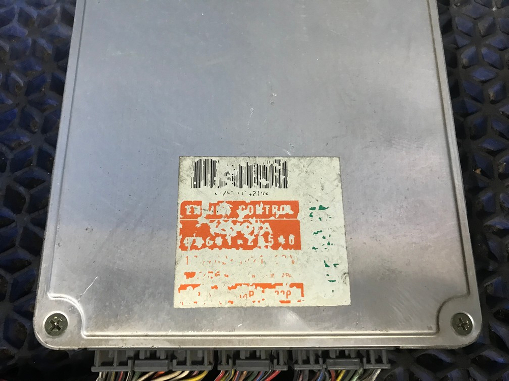 Компьютер двигателя TOYOTA CARINA 1994
